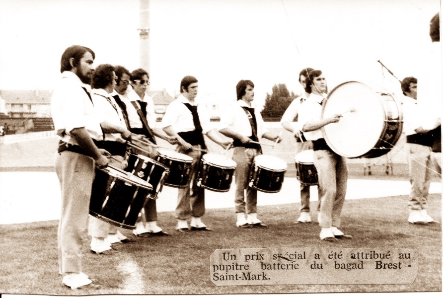 Le pupitre batterie de la Kevrenn Brest Sant Mark en 1974