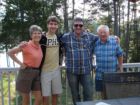 Yann Pelliet avec Joyce, Cameron et Jimmy McIntosh en Caroline du Sud en 2014